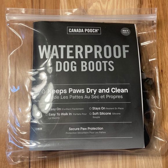BRAND NEW Canada Pooch Waterproof Dog Boots - Picture 8 of 9